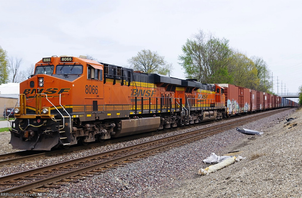 BNSF 8066